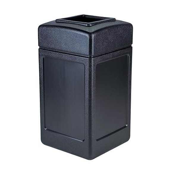 commercial zone 42 gallon trash bin